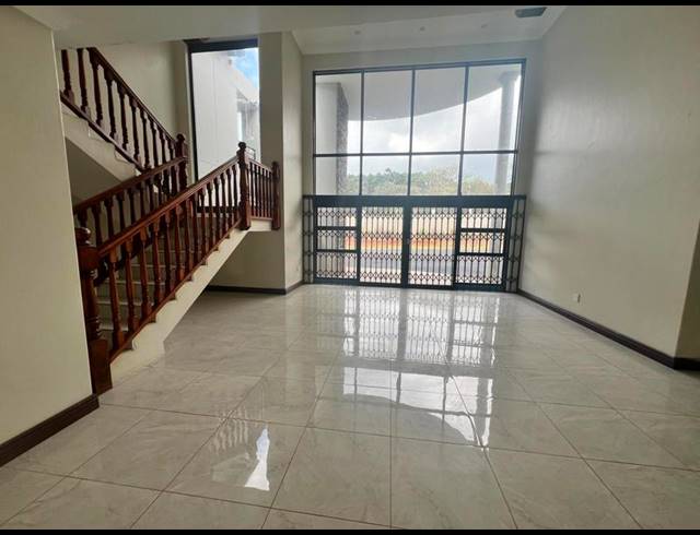 6 BEDROOM HOUSE FOR SALE IN HILTON GARDENS